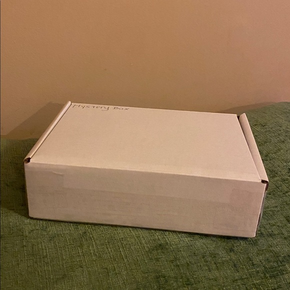 Mystery Box - Picture 3 of 3